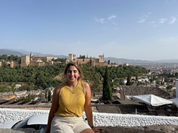 Mirador de San Nicolás in the Albaicín overlooking La Alhambra.