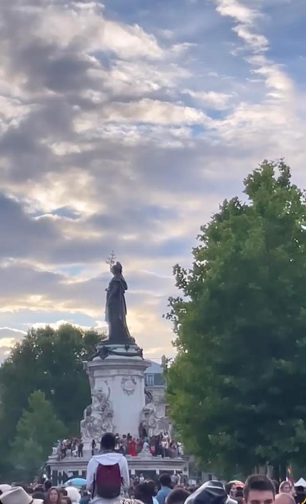 Statue de la liberte in republique